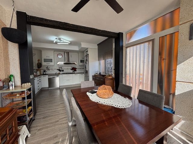 4 soveværelse Villa til salg i Calabardina med swimmingpool - € 380.000 (Ref: 9410628)