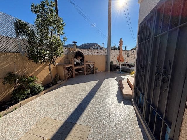 4 soveværelse Villa til salg i Calabardina med swimmingpool - € 380.000 (Ref: 9410628)