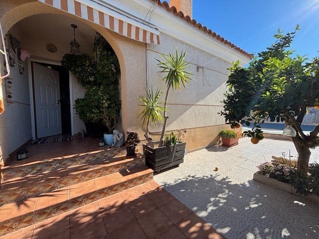 4 soveværelse Villa til salg i Calabardina med swimmingpool - € 380.000 (Ref: 9410628)