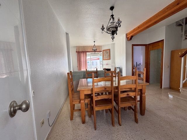 3 makuuhuone Omakotitalo myytävänä paikassa San Juan de los Terreros mukana uima-altaan 
autotalli - 184 000 € (Ref: 9665959)