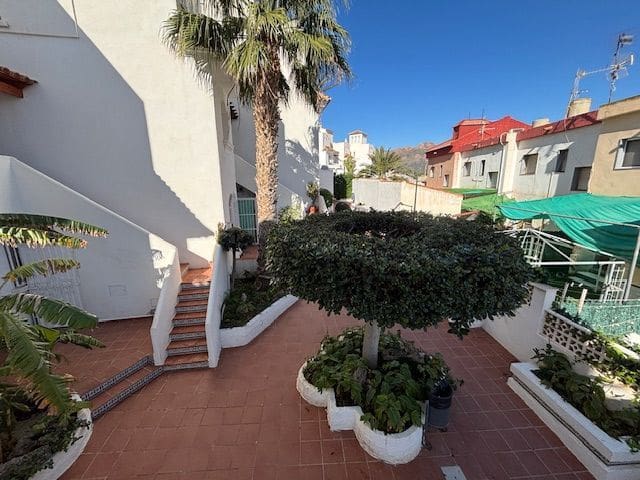 3 makuuhuone Omakotitalo myytävänä paikassa San Juan de los Terreros mukana uima-altaan 
autotalli - 184 000 € (Ref: 9665959)