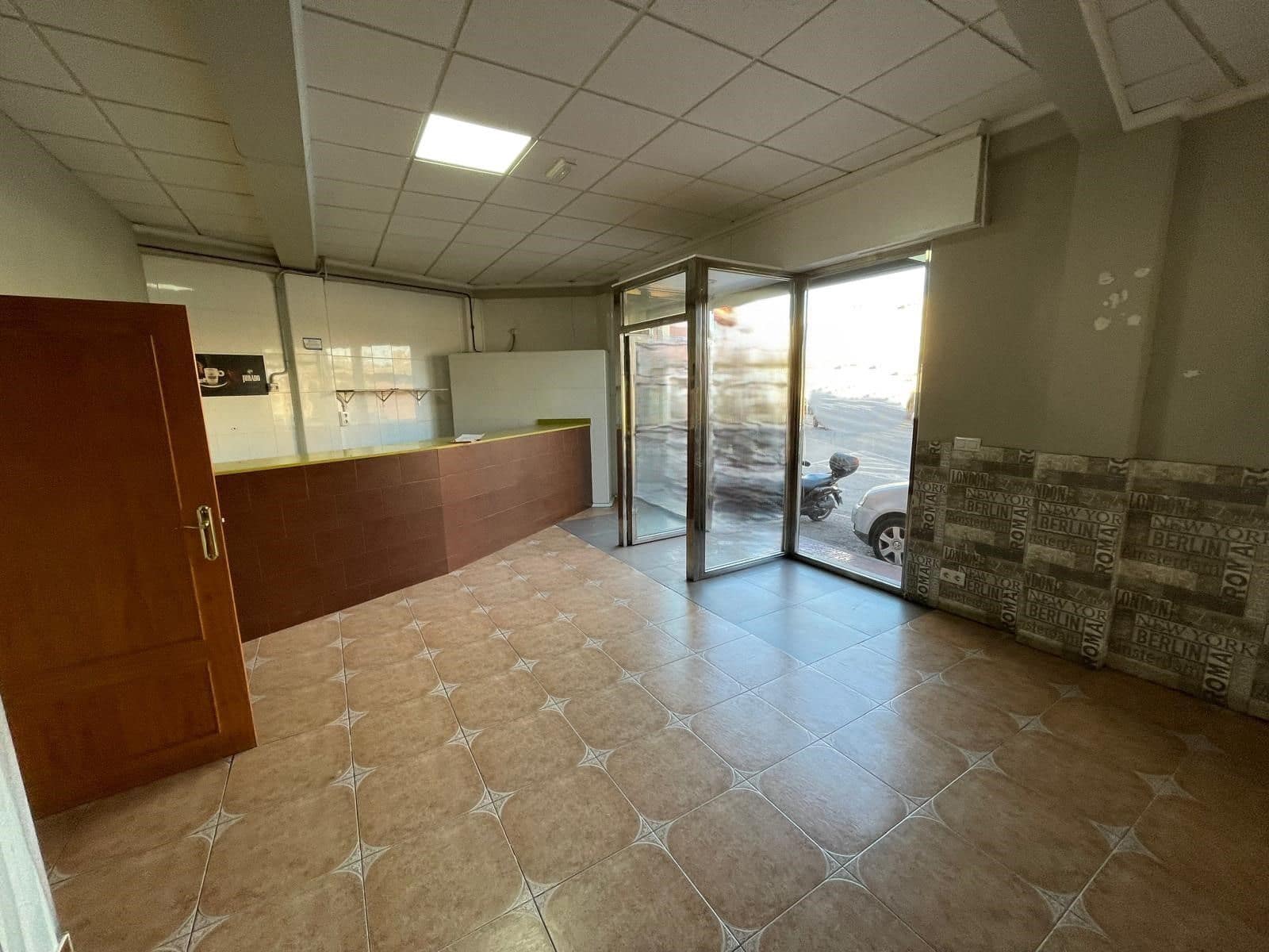 Commercial for sale in Aguilas - € 130,000 (Ref: 9690069)