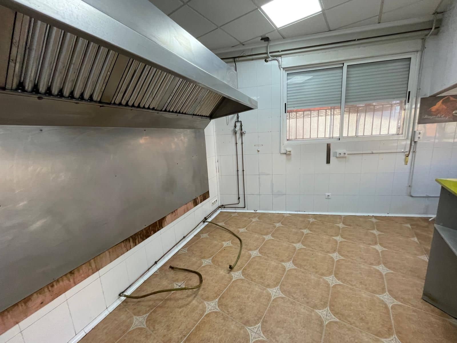 Commercial for sale in Aguilas - € 130,000 (Ref: 9690069)