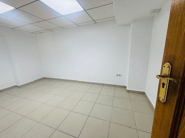 Commercial for rent in Aguilas - € 350 (Ref: 9835248)