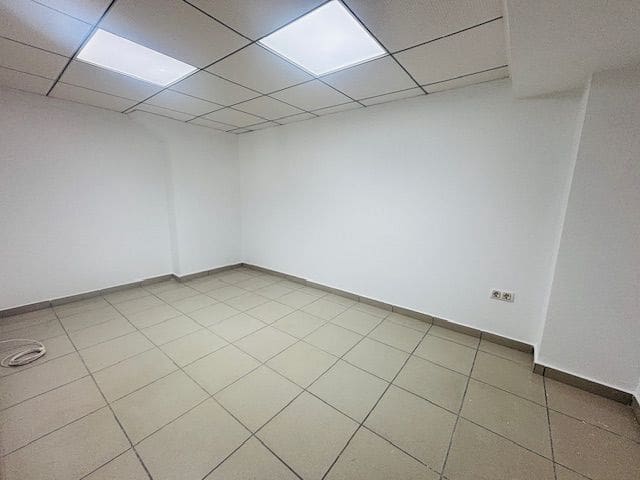 Commercial for rent in Aguilas - € 350 (Ref: 9835248)
