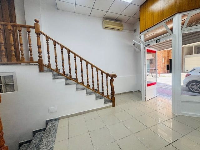 Komercyjne do wynajęcia w Casco Antiguo, Aguilas - 350 € (Ref: 9835248)