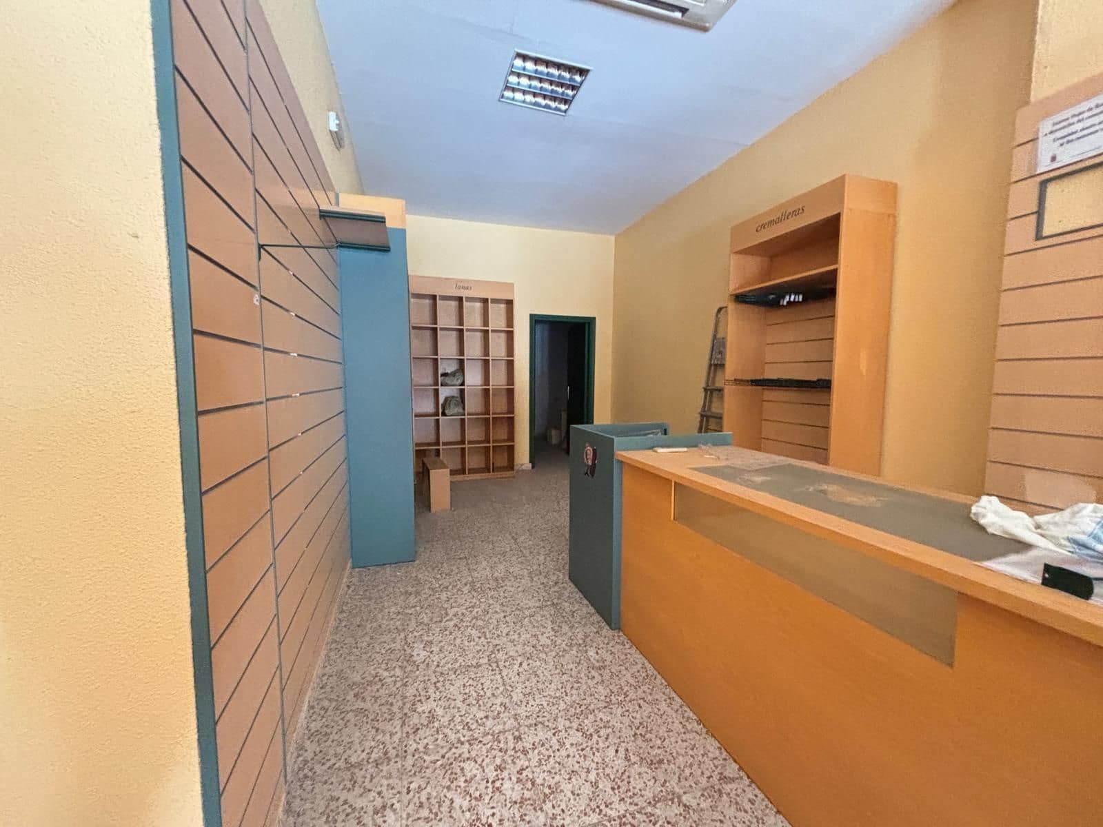 Commercial for sale in Aguilas - € 45,000 (Ref: 9849032)