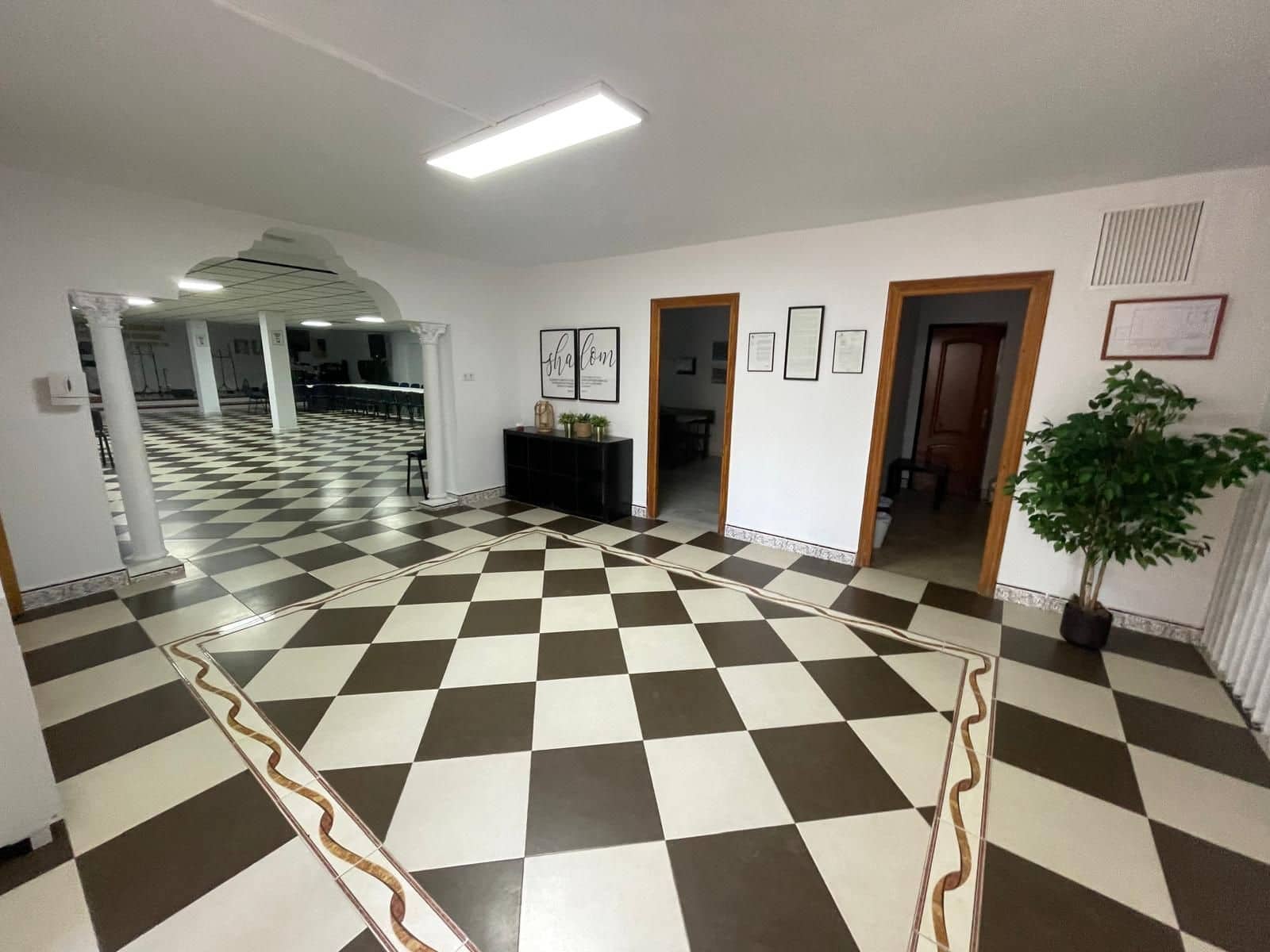 Commercial for sale in Aguilas - € 180,000 (Ref: 9849033)