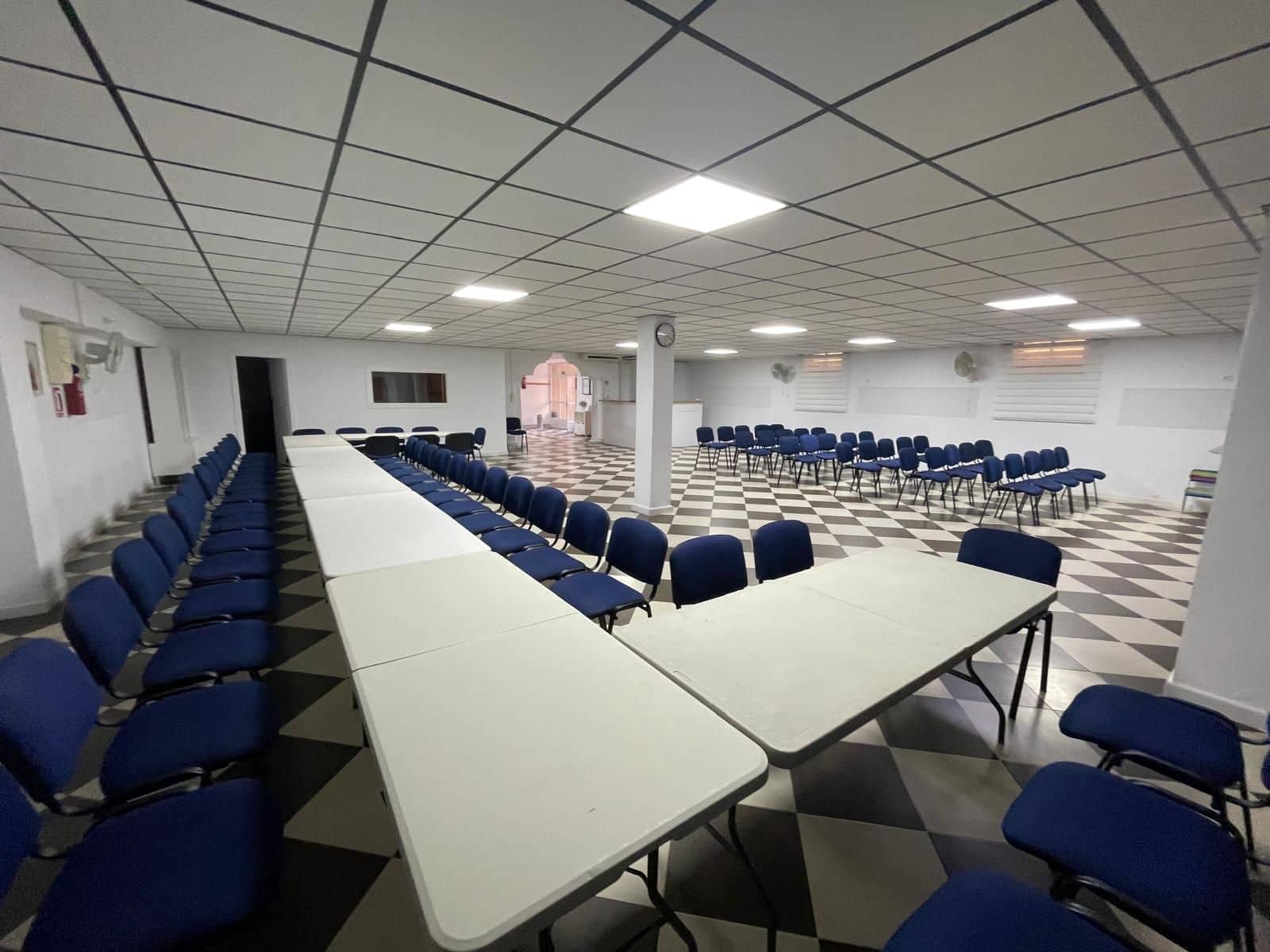 Commercial for sale in Aguilas - € 180,000 (Ref: 9849033)