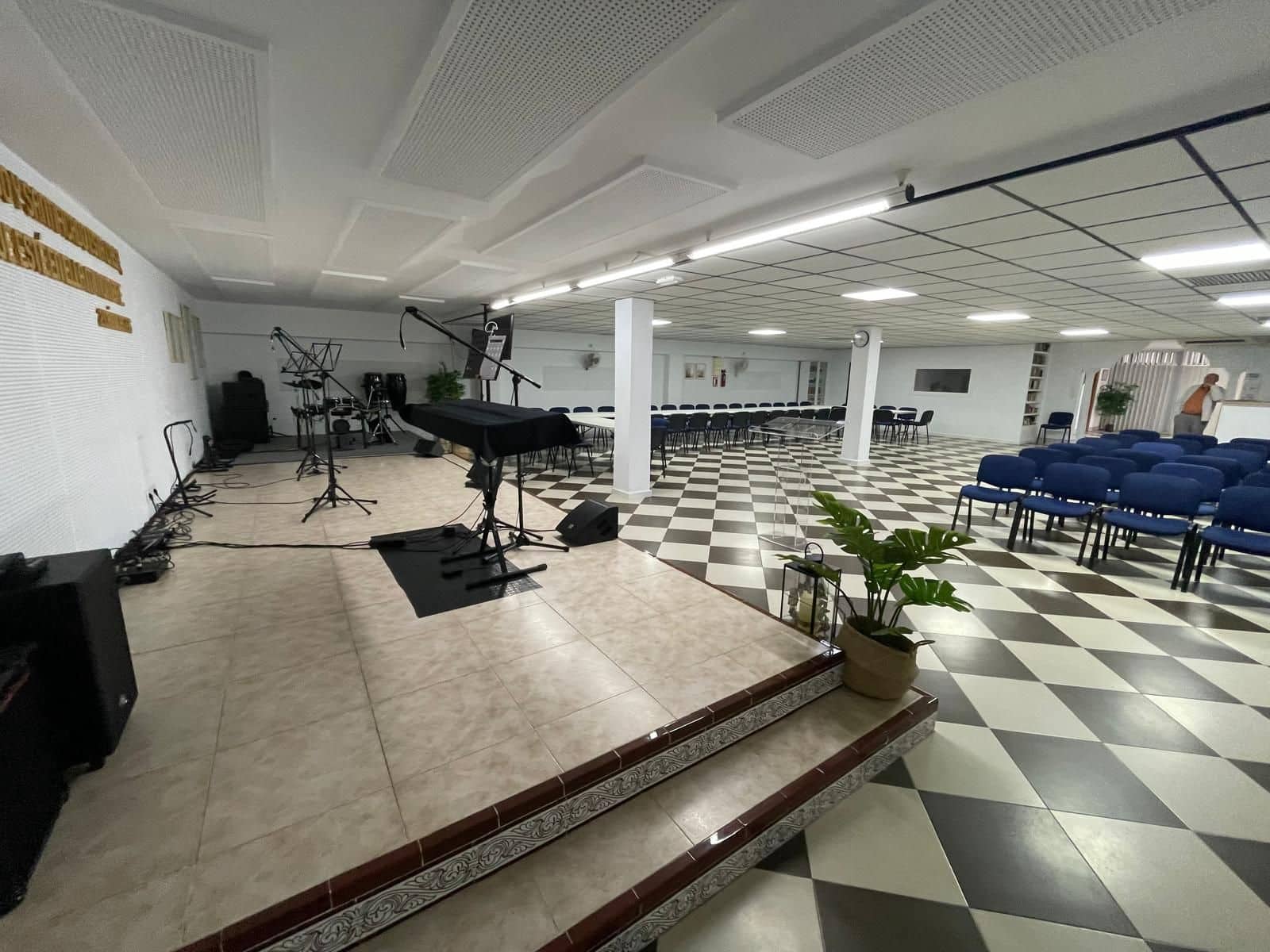 Commercial for sale in Aguilas - € 180,000 (Ref: 9849033)