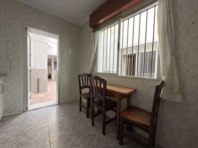 4 bedroom Flat for sale in Aguilas - € 135,000 (Ref: 9877926)