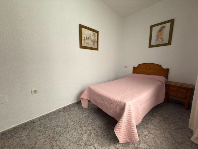 4 bedroom Flat for sale in Aguilas - € 135,000 (Ref: 9877926)