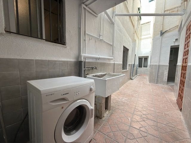 4 bedroom Flat for sale in Aguilas - € 135,000 (Ref: 9877926)