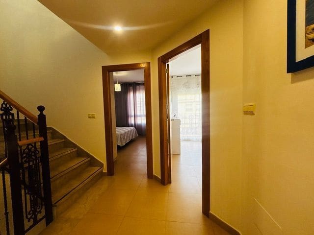 4 slaapkamer Halfvrijstaande villa te koop in Aguilas met garage - € 410.000 (Ref: 9910044)