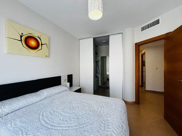 4 slaapkamer Halfvrijstaande villa te koop in Aguilas met garage - € 410.000 (Ref: 9910044)