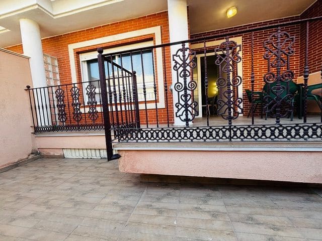 4 slaapkamer Halfvrijstaande villa te koop in Aguilas met garage - € 410.000 (Ref: 9910044)