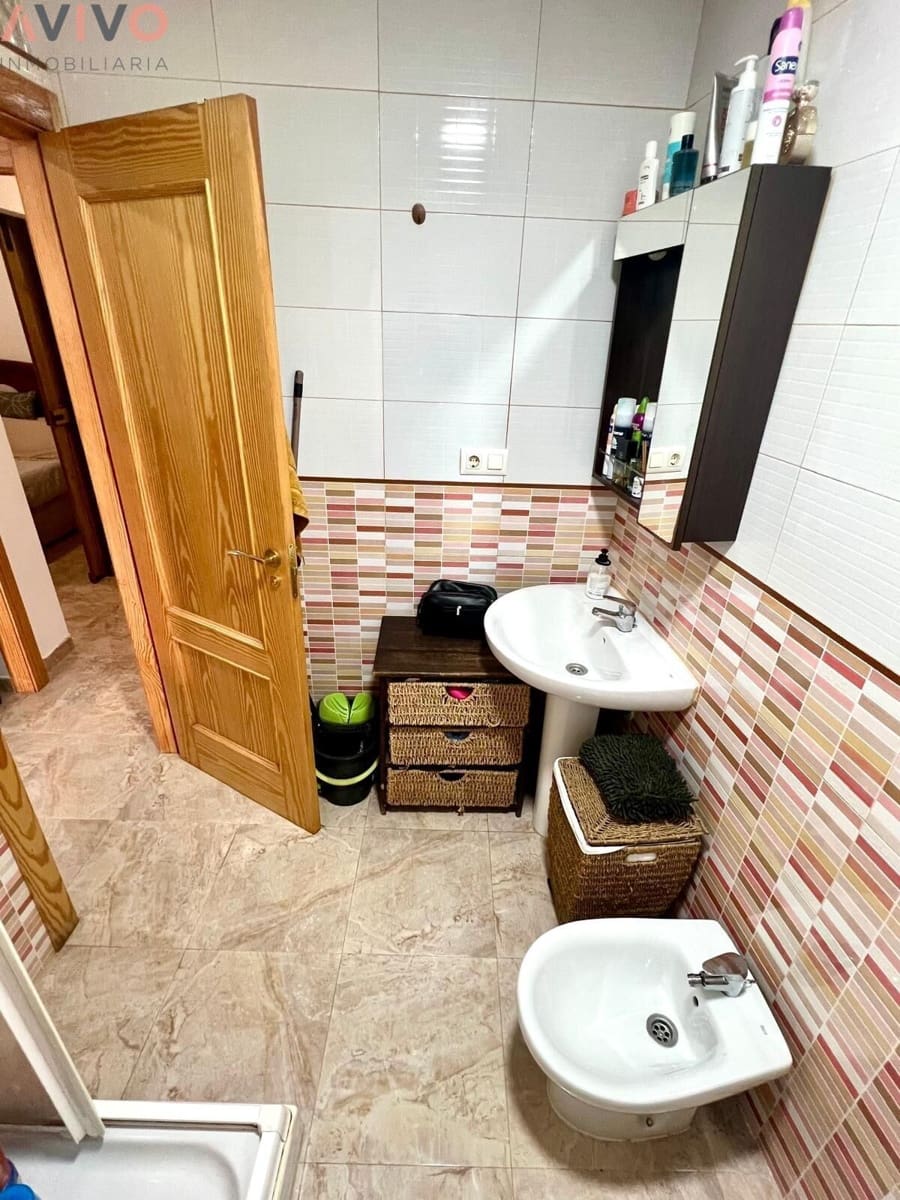 2 bedroom Commercial for sale in Aguilas with garage - € 95,000 (Ref: 9921701)