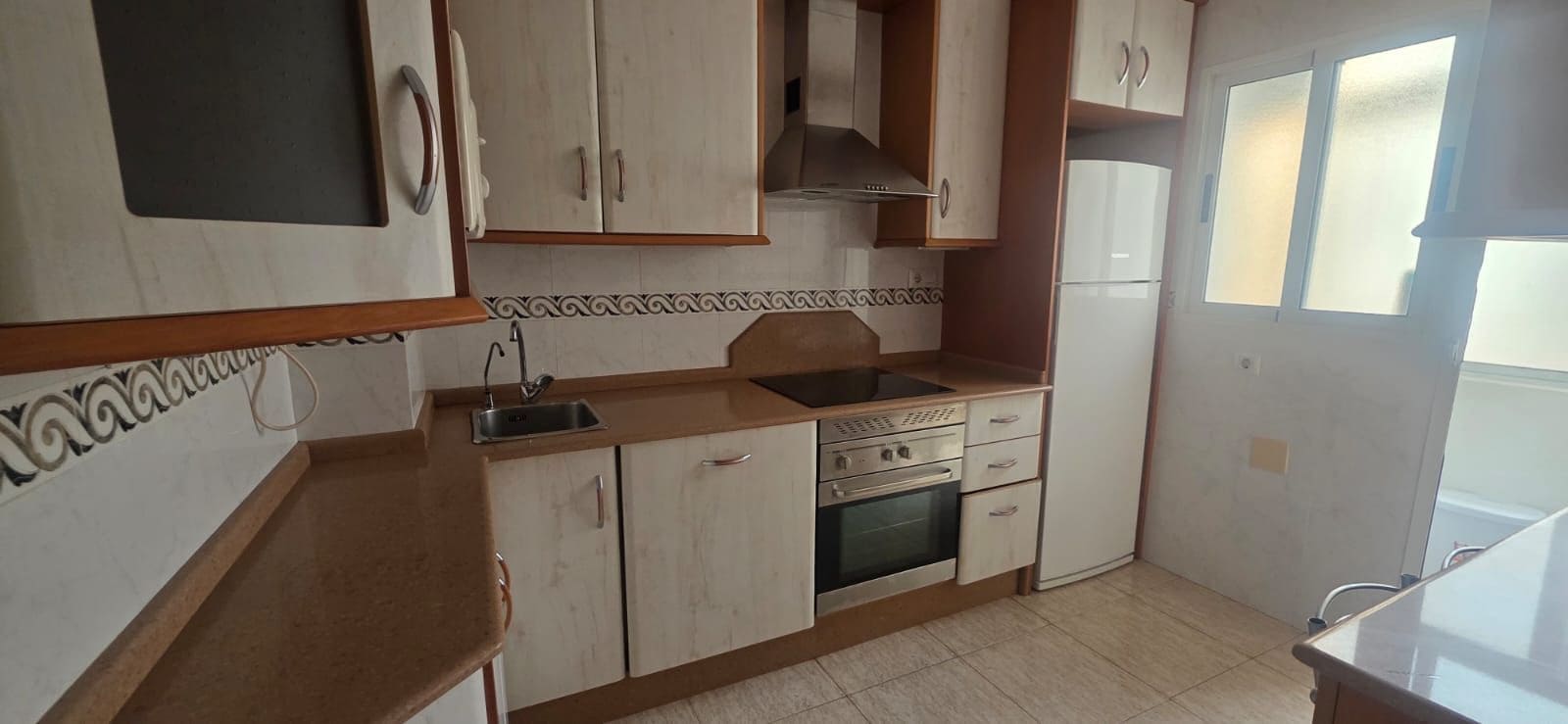 4 camera da letto Appartamento da affittare in Aguilas con garage - 700 € (Rif: 9972857)
