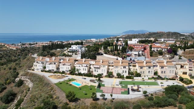 3 soveværelse Villa til salg i Rincón de la Victoria - € 485.000 (Ref: 9108025)