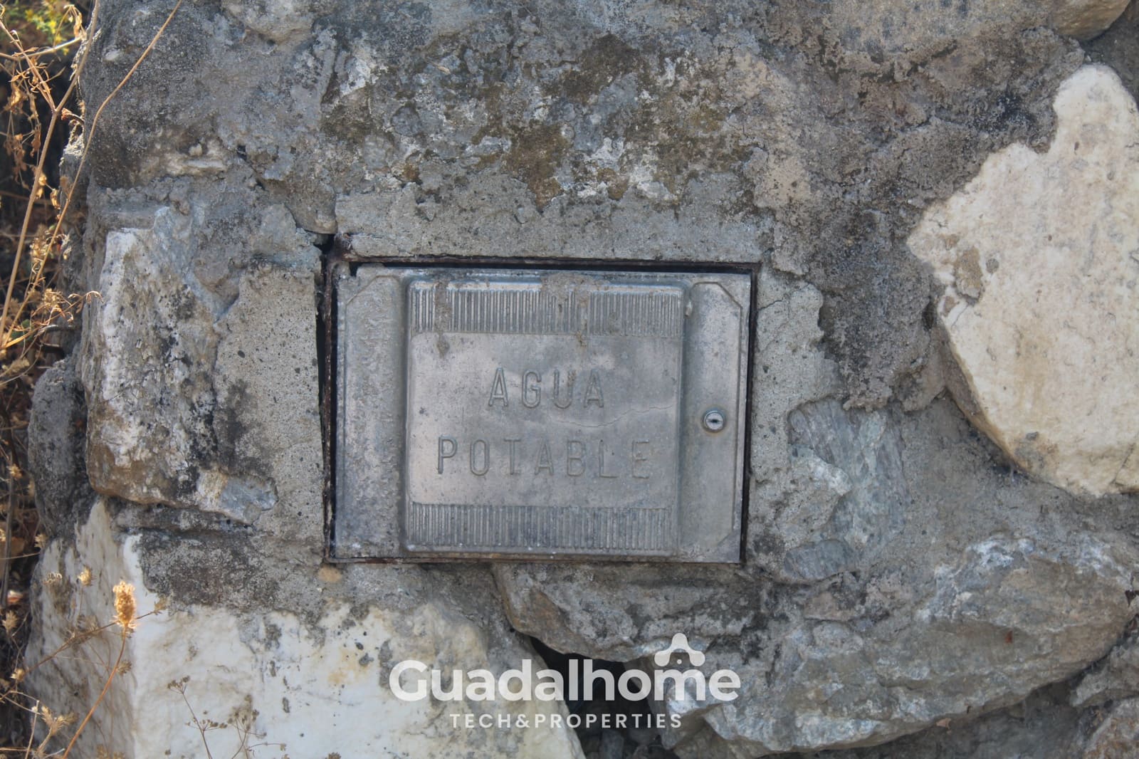 2 soveværelse Finca/Landehus til salg i Coin - € 120.000 (Ref: 9406751)