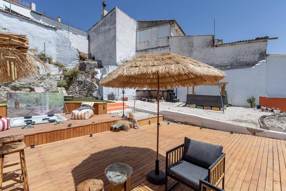 5 camera da letto Villa in vendita in Moclin con garage - 135.000 € (Rif: 10013065)