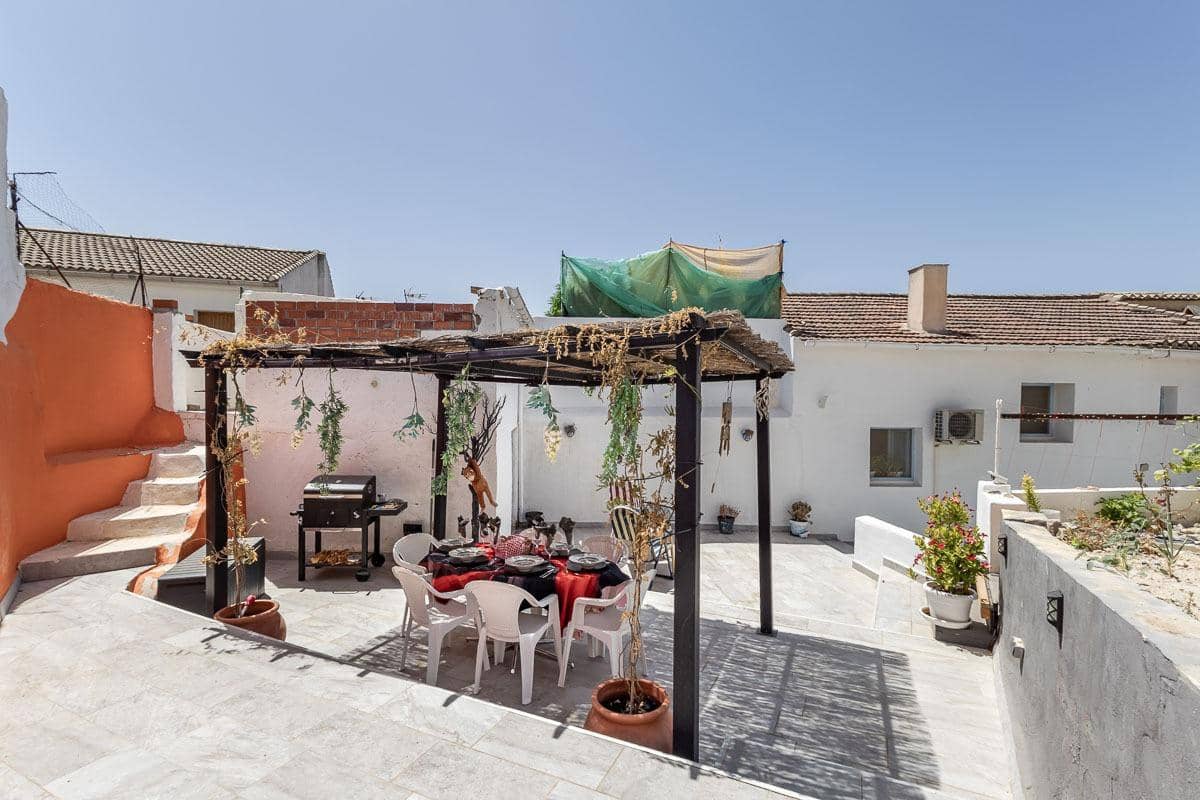 5 camera da letto Villa in vendita in Moclin con garage - 135.000 € (Rif: 10013065)