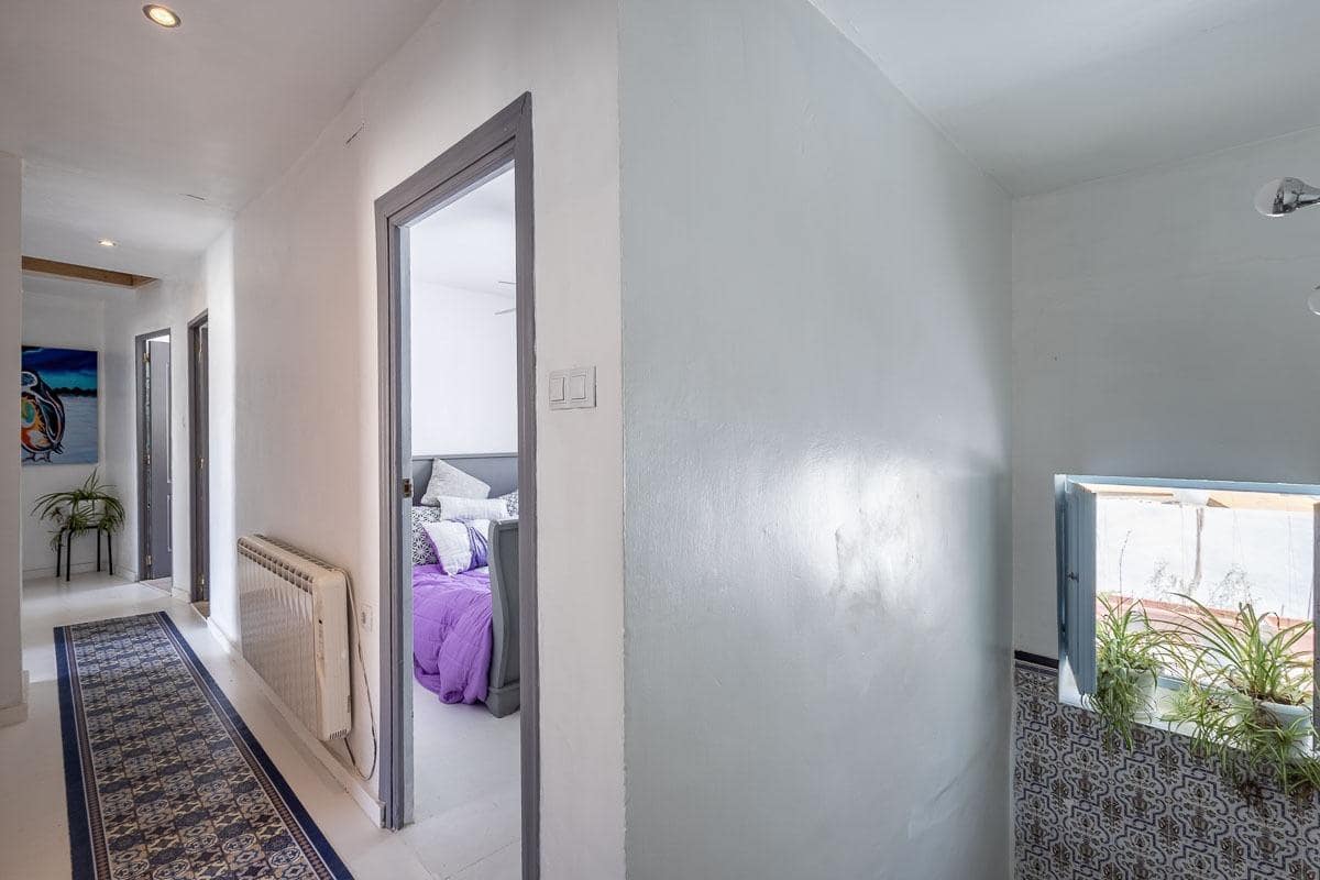 5 camera da letto Villa in vendita in Moclin con garage - 135.000 € (Rif: 10013065)