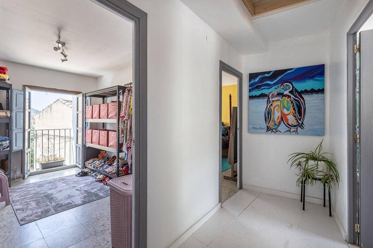 5 camera da letto Villa in vendita in Moclin con garage - 135.000 € (Rif: 10013065)