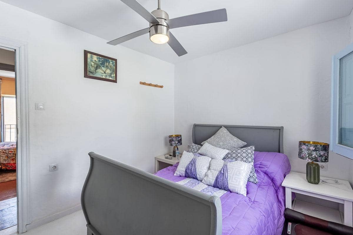 5 camera da letto Villa in vendita in Moclin con garage - 135.000 € (Rif: 10013065)