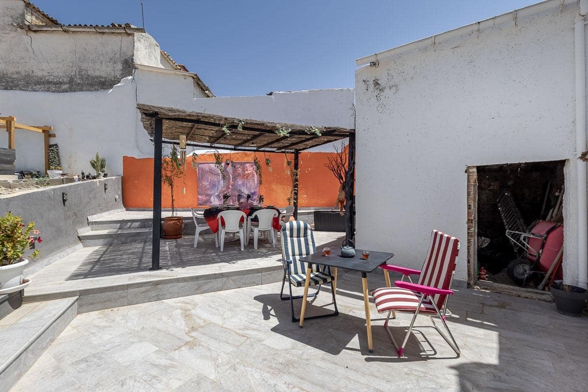 5 camera da letto Villa in vendita in Moclin con garage - 135.000 € (Rif: 10013065)