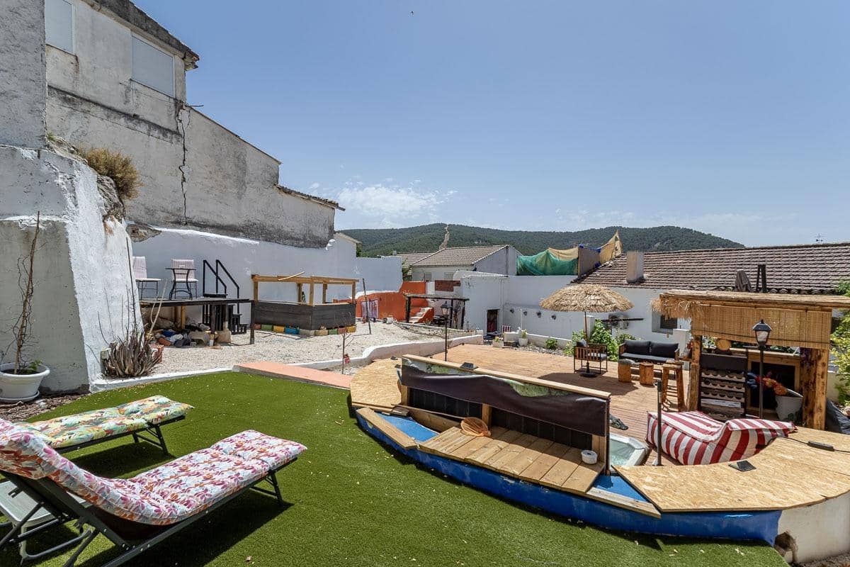 5 camera da letto Villa in vendita in Moclin con garage - 135.000 € (Rif: 10013065)