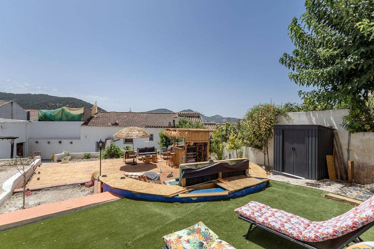 5 camera da letto Villa in vendita in Moclin con garage - 135.000 € (Rif: 10013065)