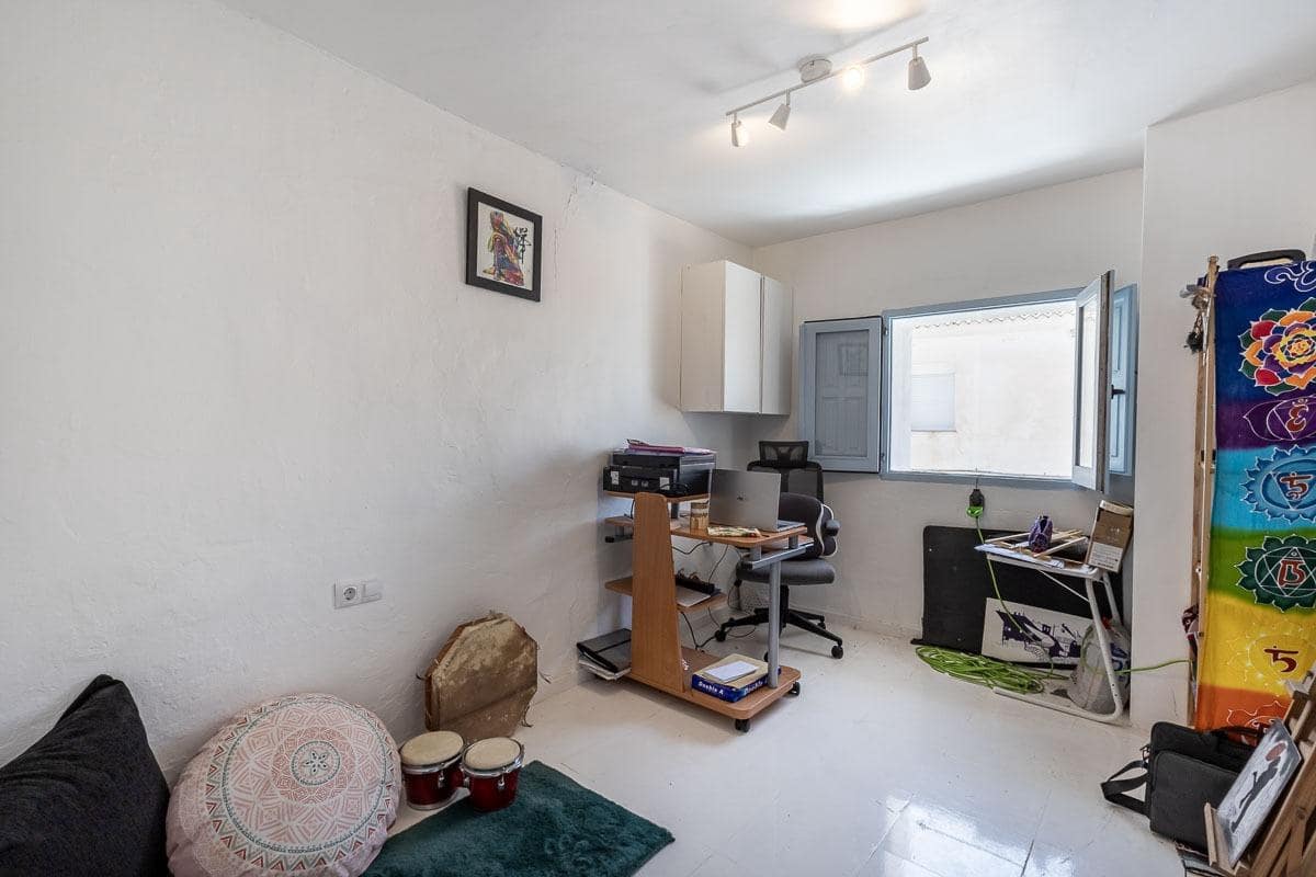 5 camera da letto Villa in vendita in Moclin con garage - 135.000 € (Rif: 10013065)
