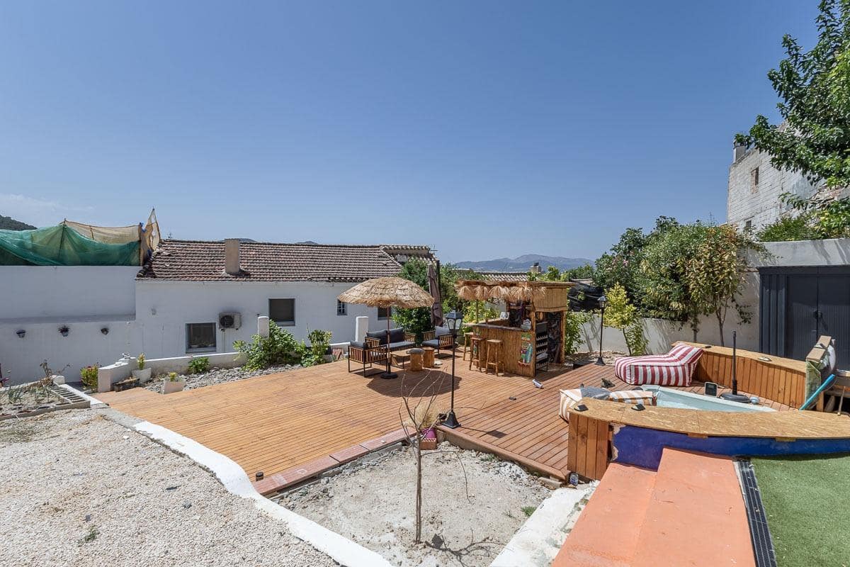 5 camera da letto Villa in vendita in Moclin con garage - 135.000 € (Rif: 10013065)