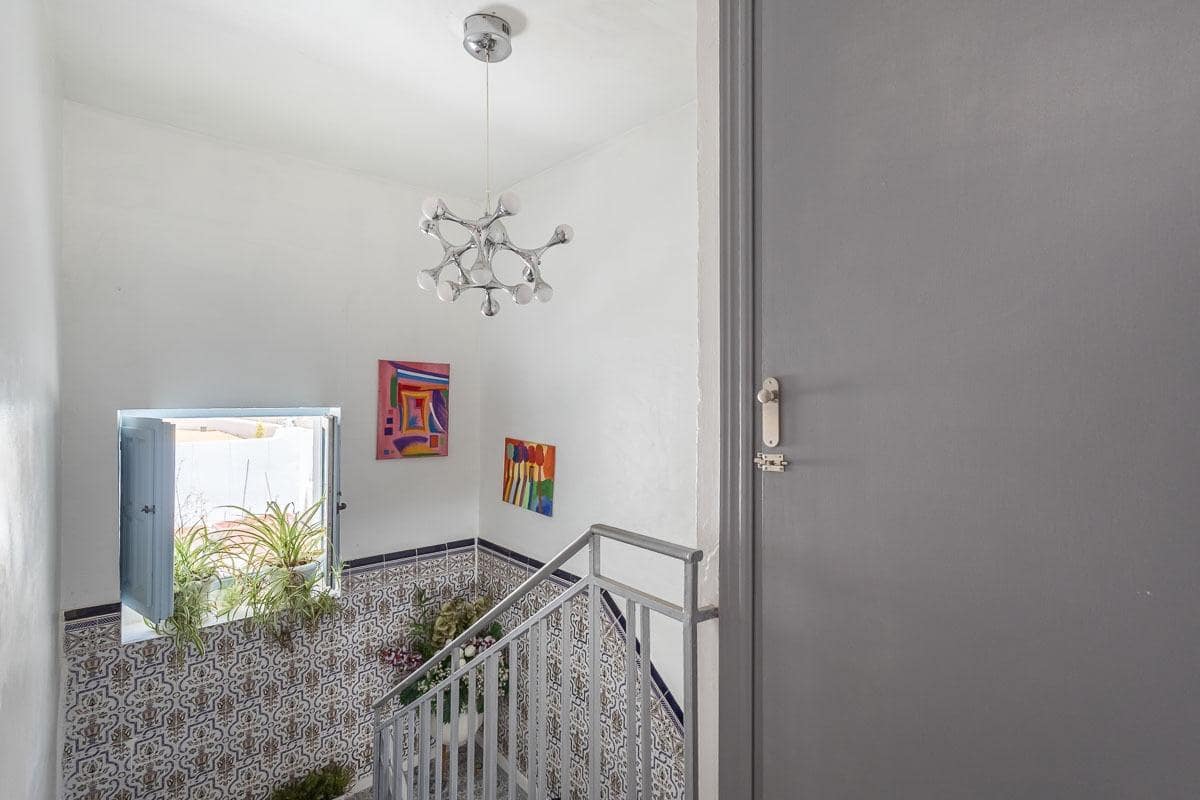 5 camera da letto Villa in vendita in Moclin con garage - 135.000 € (Rif: 10013065)