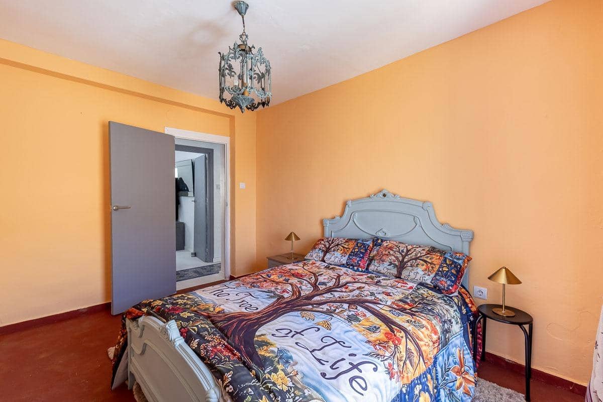 5 camera da letto Villa in vendita in Moclin con garage - 135.000 € (Rif: 10013065)