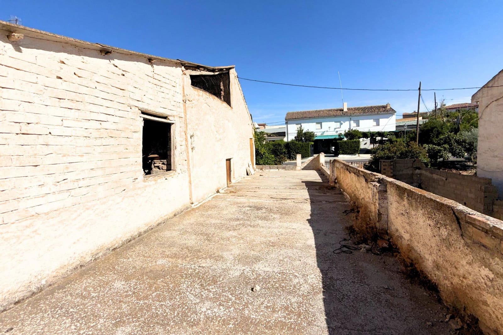 6 bedroom Villa for sale in Arenas del Rey - € 85,000 (Ref: 10013066)