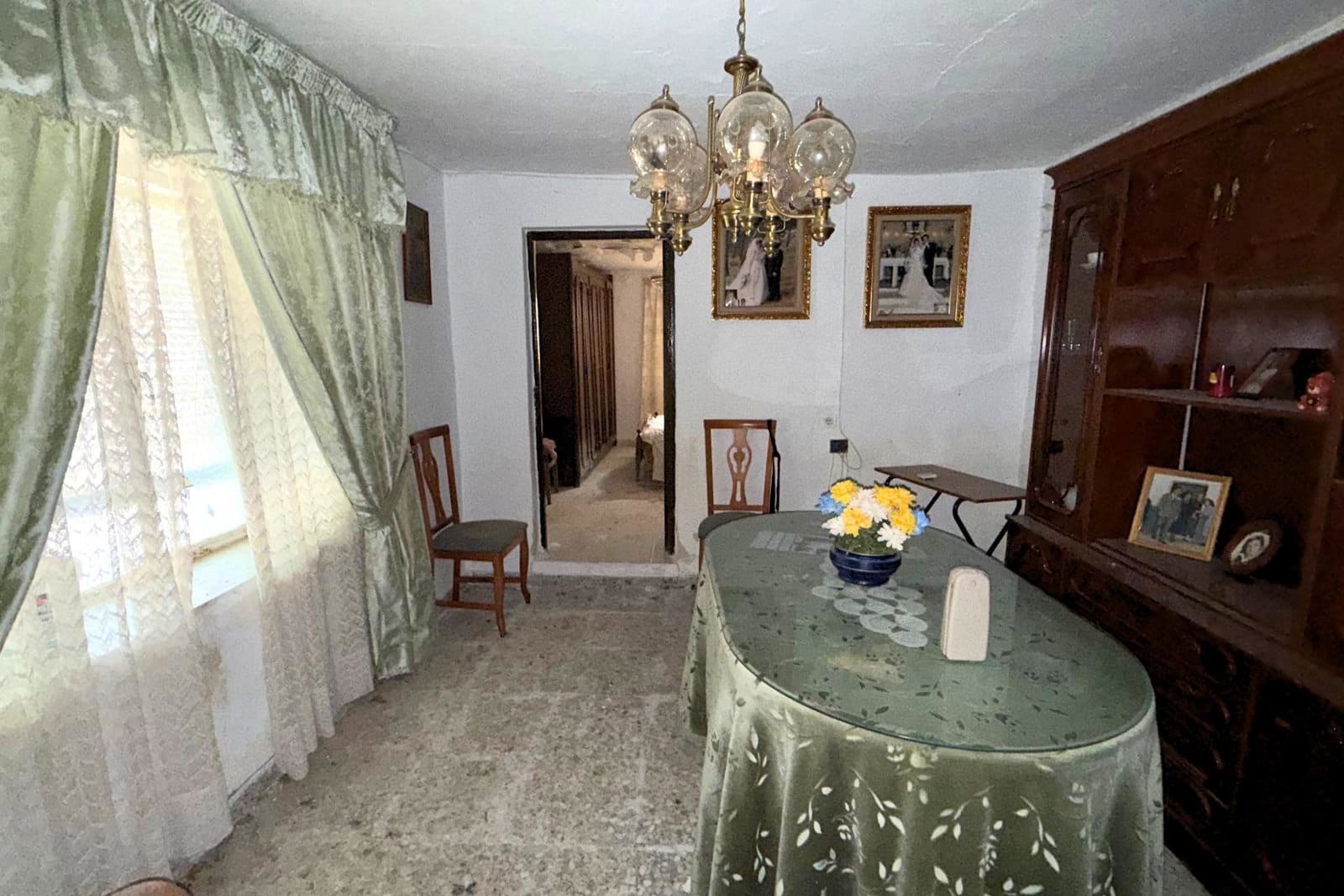 6 bedroom Villa for sale in Arenas del Rey - € 85,000 (Ref: 10013066)