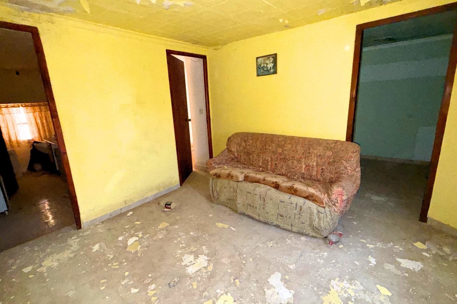 6 bedroom Villa for sale in Arenas del Rey - € 85,000 (Ref: 10013066)