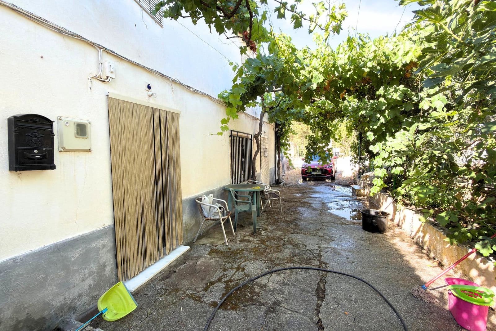 6 bedroom Villa for sale in Arenas del Rey - € 85,000 (Ref: 10013066)