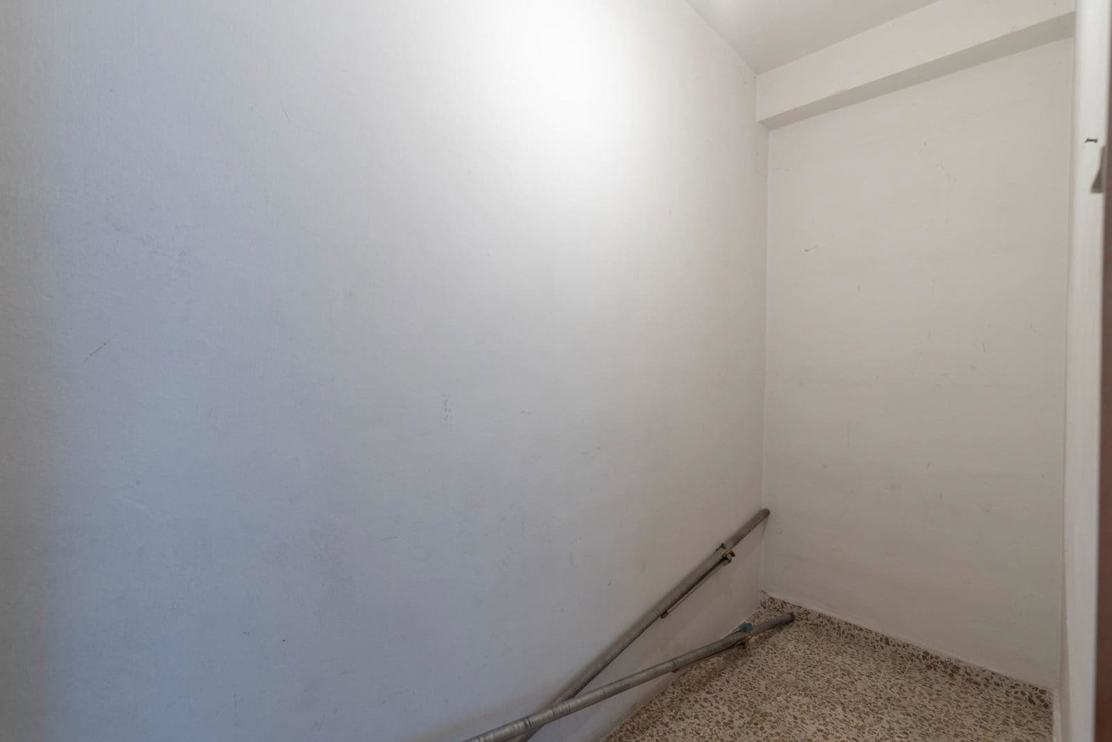 4 bedroom Apartment for sale in Granada city - € 155,000 (Ref: 10022204)