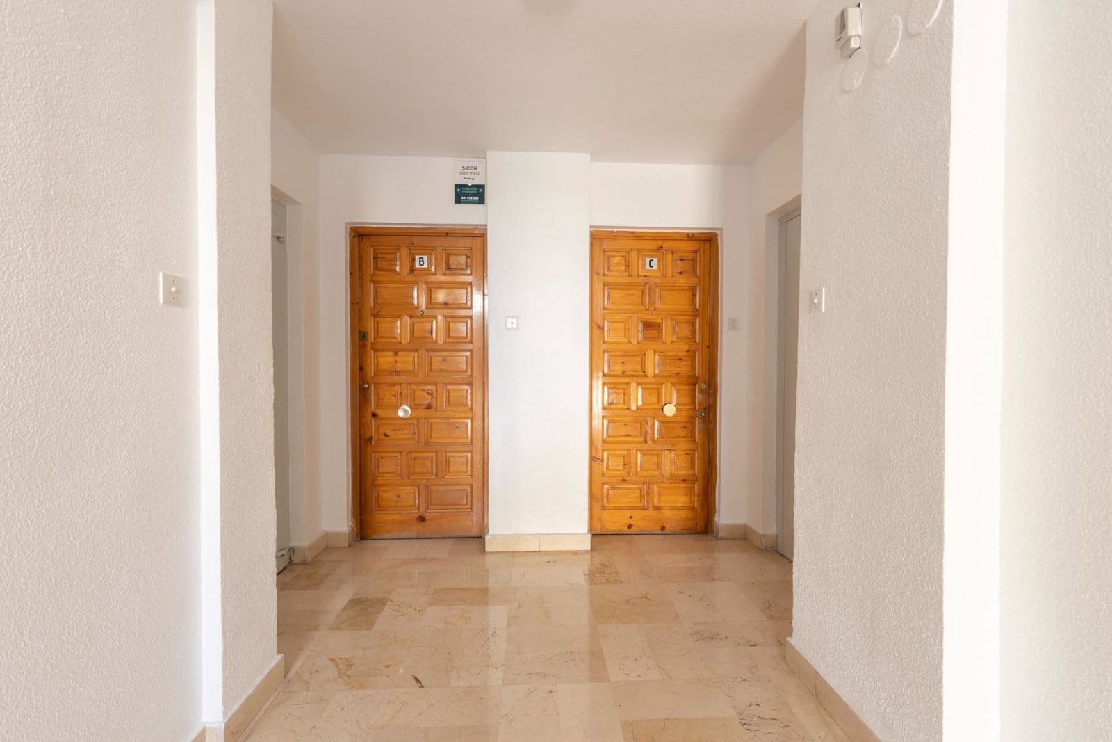 4 bedroom Apartment for sale in Granada city - € 155,000 (Ref: 10022204)