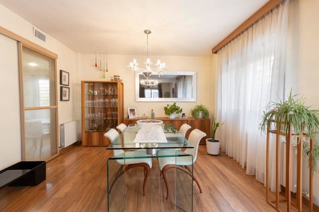 3 Zimmer Reihenhaus zu verkaufen in Centro - Sagrario, Granada Stadt mit Garage - 479.000 € (Ref: 10023797)