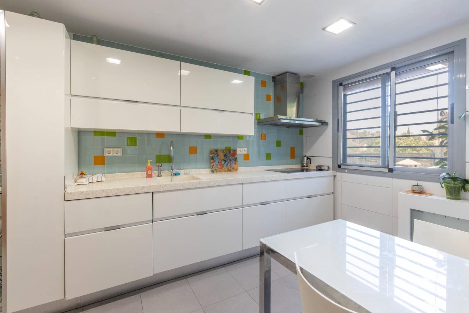 3 Zimmer Reihenhaus zu verkaufen in Granada Stadt mit Garage - 479.000 € (Ref: 10023797)