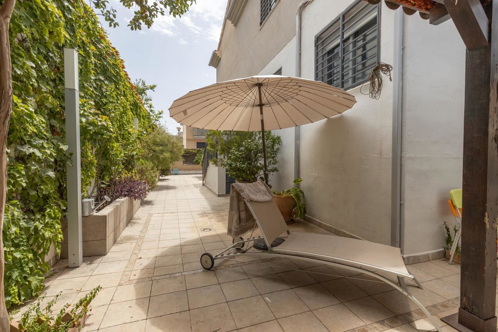 3 Zimmer Reihenhaus zu verkaufen in Granada Stadt mit Garage - 479.000 € (Ref: 10023797)