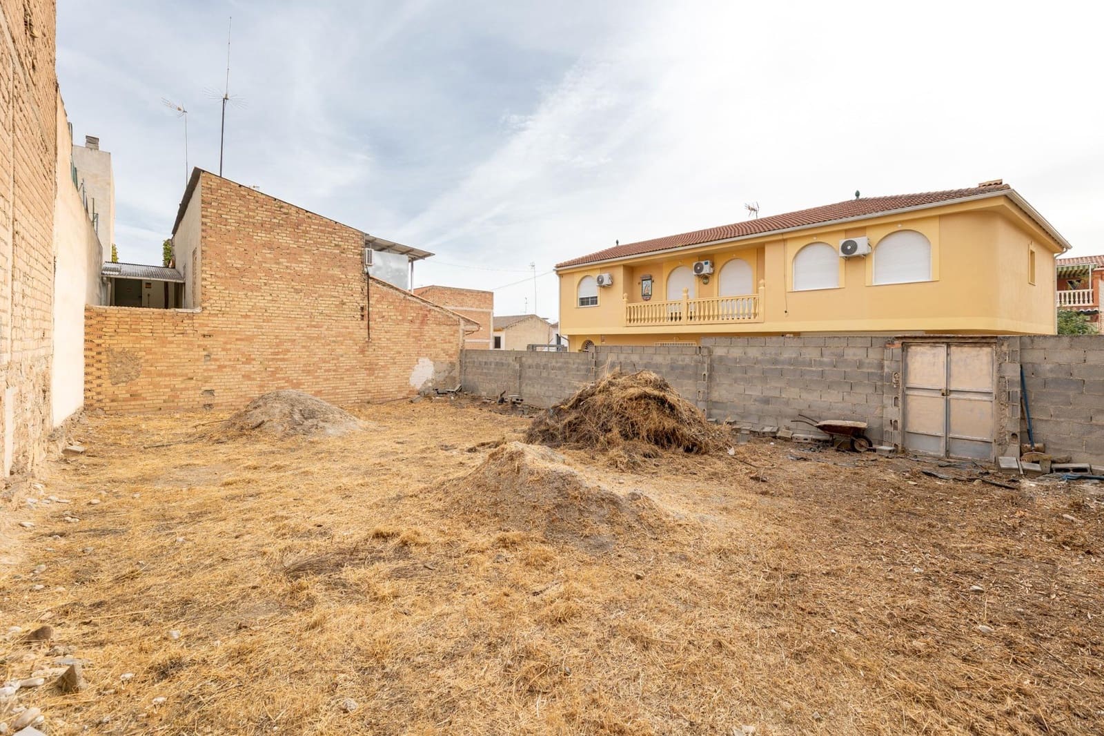 Rakentamaton maa myytävänä paikassa Las Gabias - 78 000 € (Ref: 10027023)