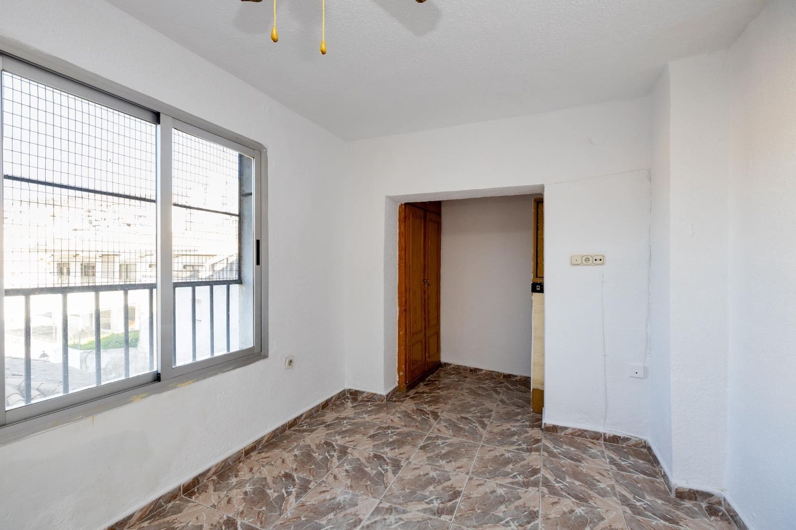 4 quarto Apartamento para venda em Cenes de la Vega - 119 900 € (Ref: 10038117)