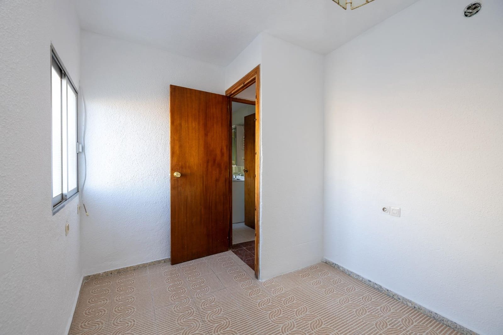 4 quarto Apartamento para venda em Cenes de la Vega - 119 900 € (Ref: 10038117)
