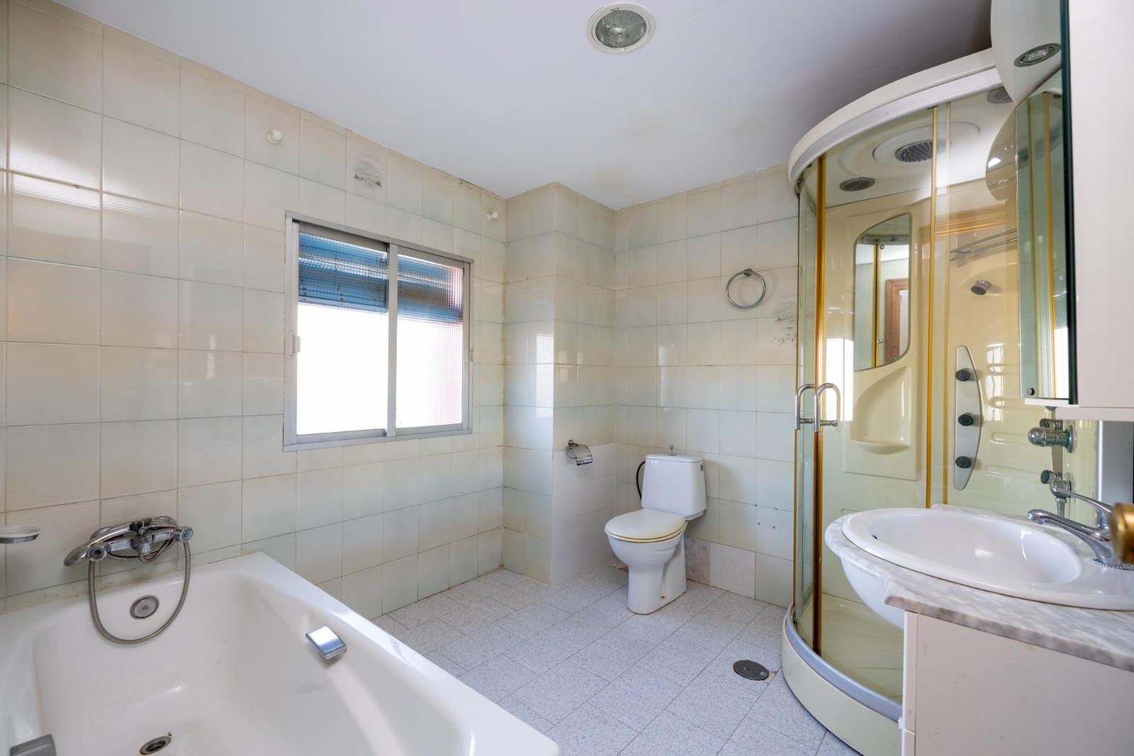 4 quarto Apartamento para venda em Cenes de la Vega - 119 900 € (Ref: 10038117)