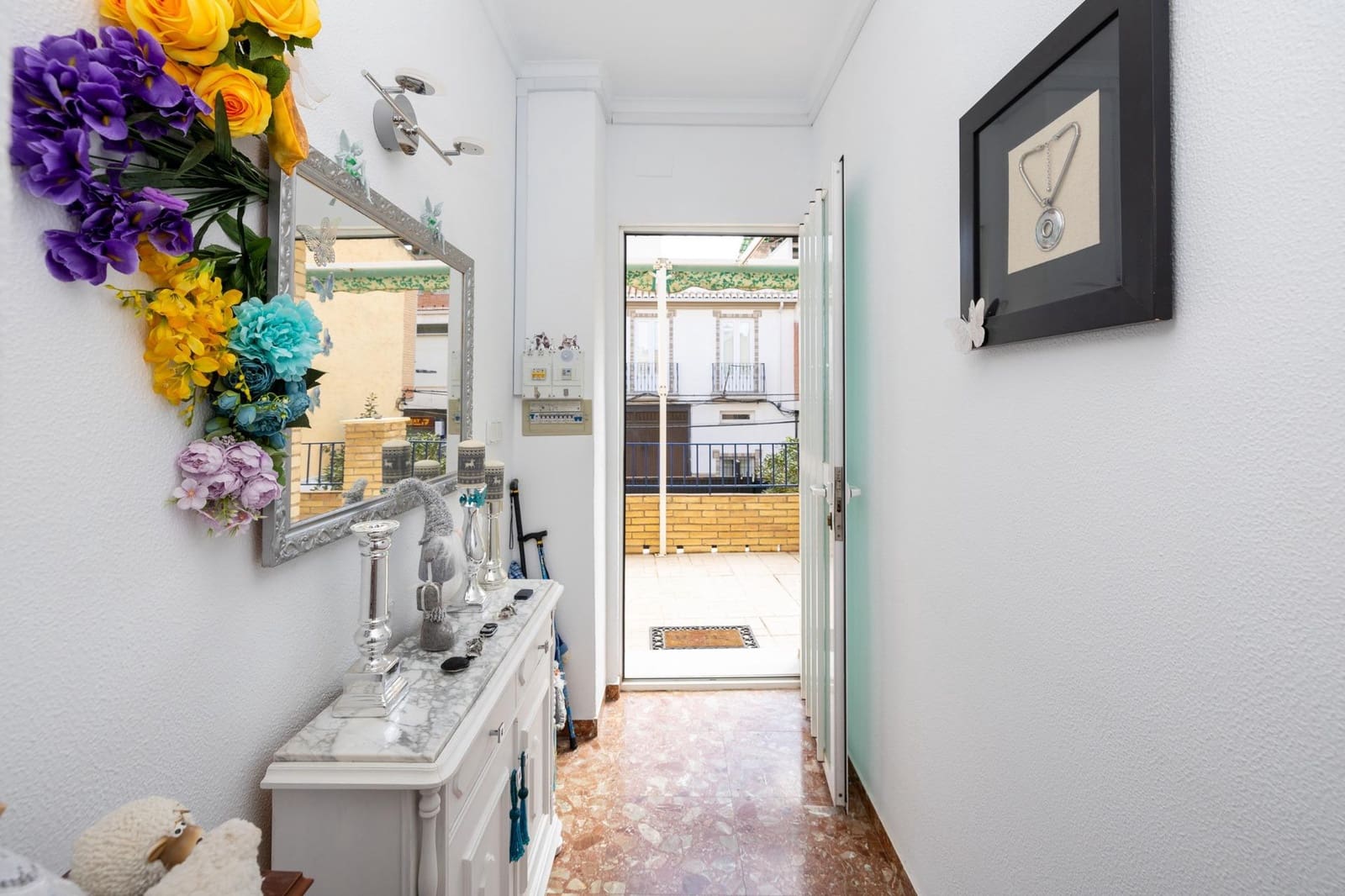 3 bedroom Villa for sale in Armilla with garage - € 235,000 (Ref: 10047059)